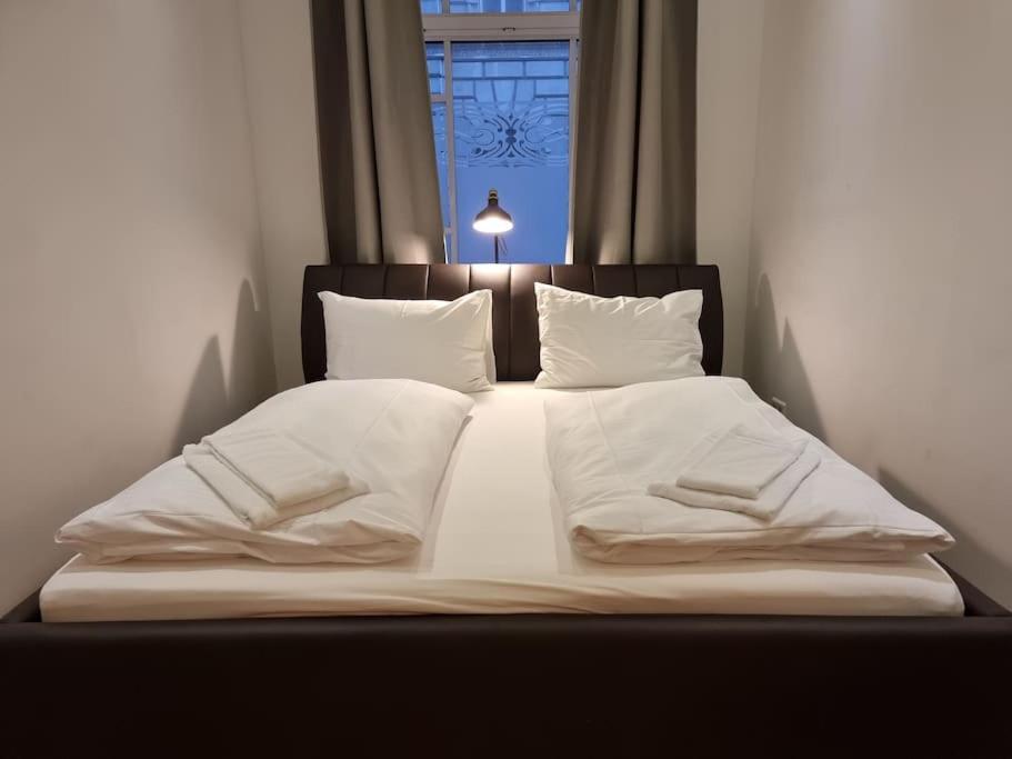Sissi Royal Suite - Inner City 4 Bedroom Apartment Vienna Esterno foto
