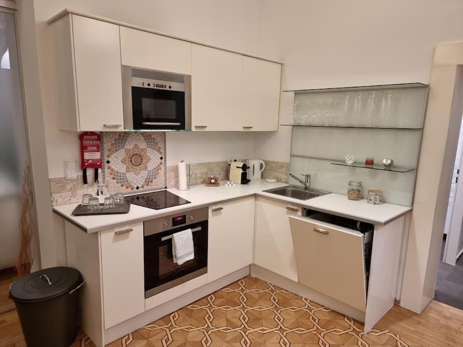 Sissi Royal Suite - Inner City 4 Bedroom Apartment Vienna Esterno foto