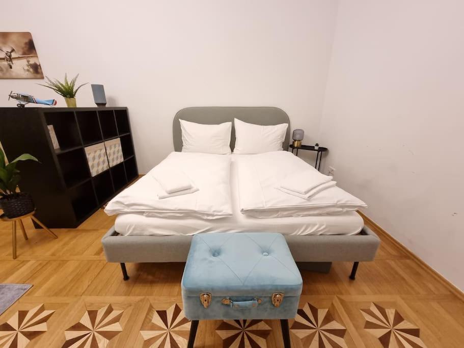 Sissi Royal Suite - Inner City 4 Bedroom Apartment Vienna Esterno foto